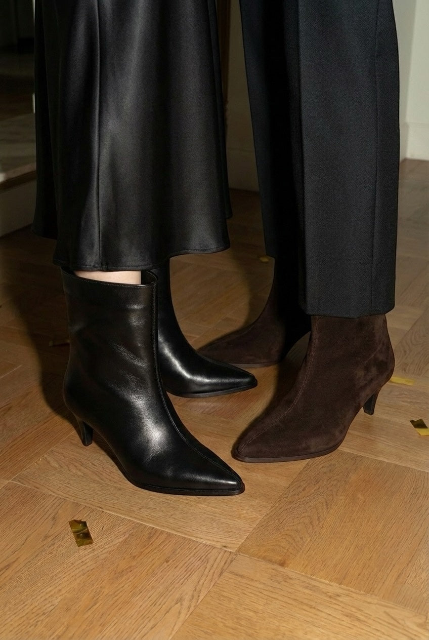 8200FR/ Noir Elegance